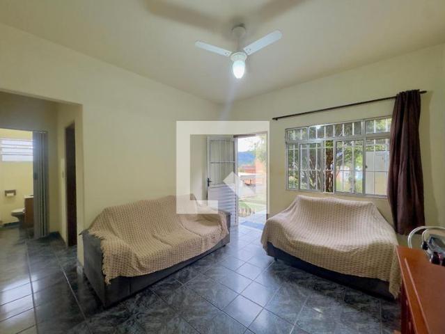 Casa aluguel em Distrito-sede de Guarulhos, Guarulhos