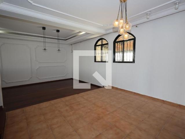 Casa aluguel em Goiânia, Setor Bueno