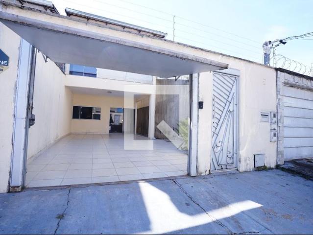 Casa aluguel em Região Geográfica Imediata de Goiânia, Goiânia