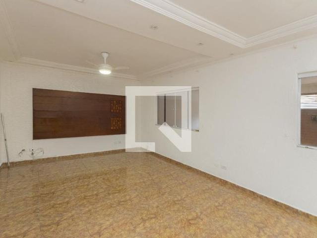 Casa aluguel em Jardim Modelo, São Paulo