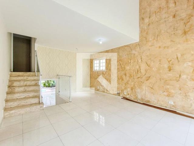 Casa aluguel em Região Imediata de São José dos Campos, Região Metropolitana do Vale do Paraíba e Litoral Norte