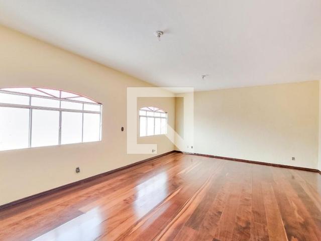 Casa aluguel em Região Imediata de São José dos Campos, Região Metropolitana do Vale do Paraíba e Litoral Norte