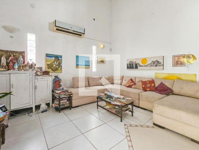 Casa aluguel em Região Imediata de Santos, Região Metropolitana da Baixada Santista