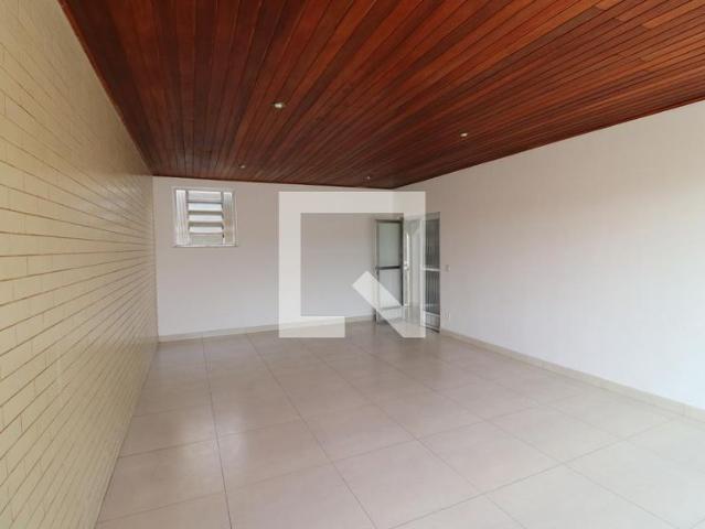 Casa aluguel em Região Geográfica Imediata do Rio de Janeiro, Região Metropolitana do Rio de Janeiro