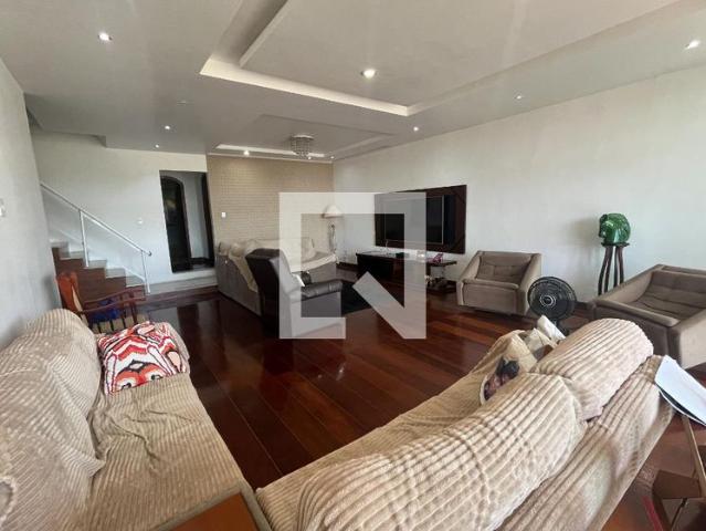 Casa aluguel em Região Geográfica Imediata do Rio de Janeiro, Região Metropolitana do Rio de Janeiro