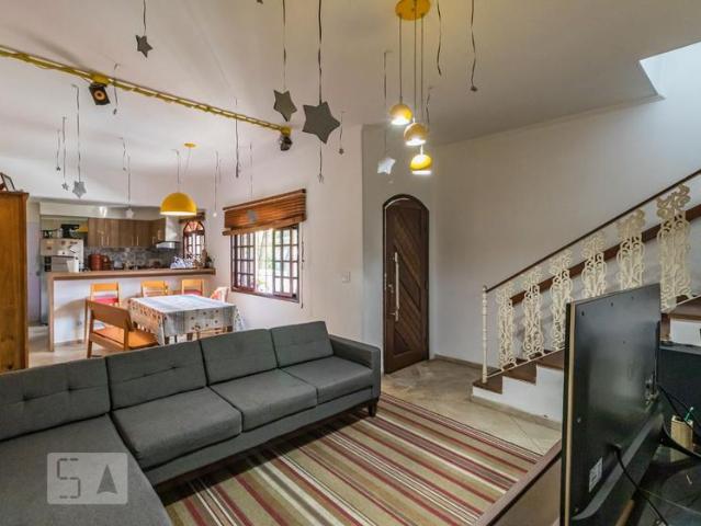 Casa aluguel em Loteamento Malavari, Barueri