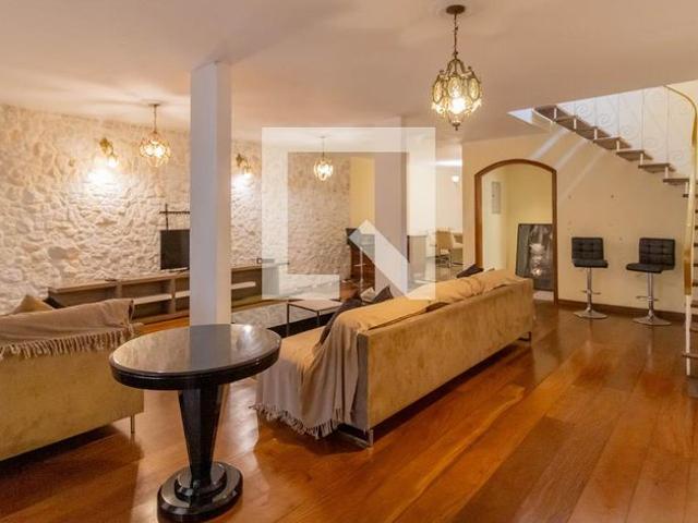 Casa aluguel em Região Imediata de São Paulo, Região Metropolitana de São Paulo