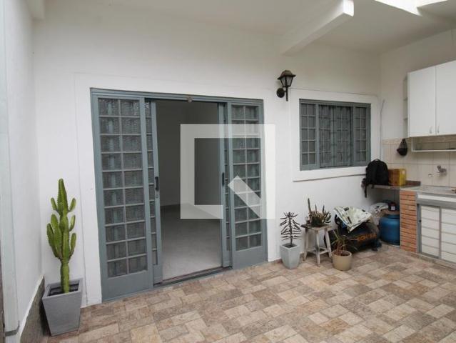 Casa aluguel em Região Imediata de São José dos Campos, Região Metropolitana do Vale do Paraíba e Litoral Norte