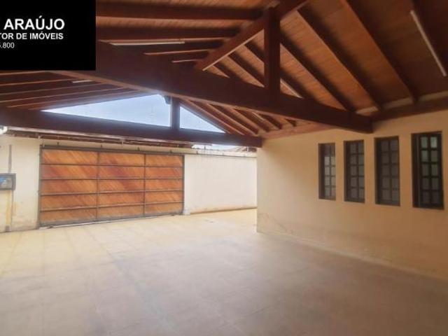 Casa venda em Região Imediata de Taubaté-Pindamonhangaba, Região Metropolitana do Vale do Paraíba e Litoral Norte