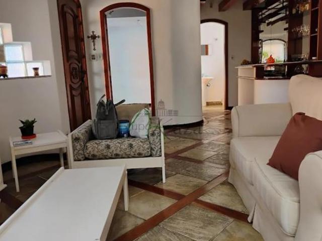 Casa venda em Região Imediata de São José dos Campos, Região Metropolitana do Vale do Paraíba e Litoral Norte