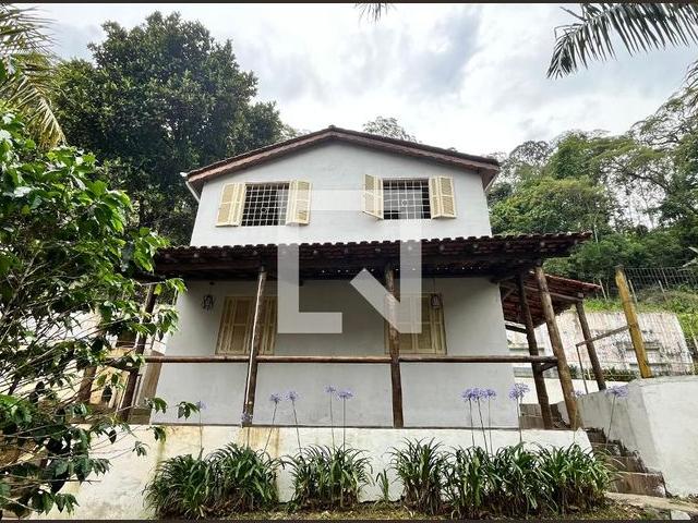 Casa aluguel em Embu das Artes
