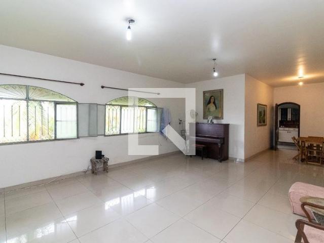 Casa aluguel em Região Geográfica Imediata do Rio de Janeiro, Região Metropolitana do Rio de Janeiro