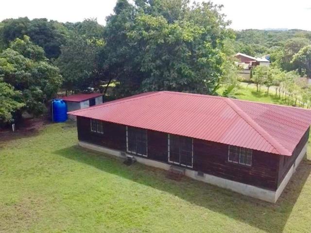 Casa 4 recamaras en zona tranquila