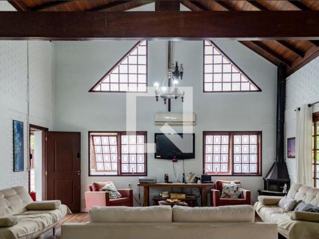 Casa aluguel em Região Geográfica Imediata de Florianópolis, Desterro