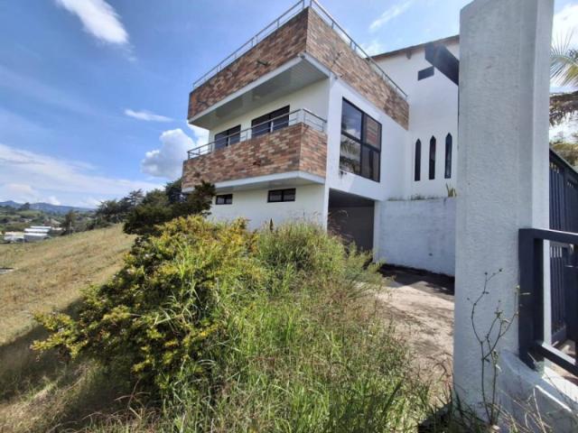 Casa en arriendo en Marinilla, Oriente