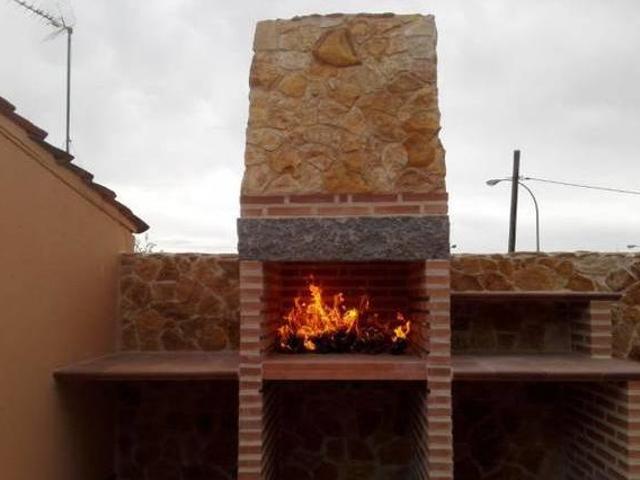Casa en alquiler en Torrecaballeros, Castilla y León