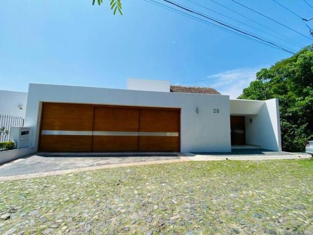 Casa La Luna PS02042026733AM
