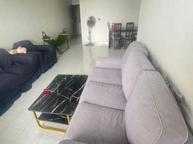 Condominium for rent in Malaka