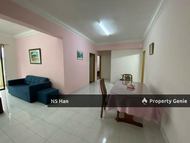 Apartment for sale in Malaka