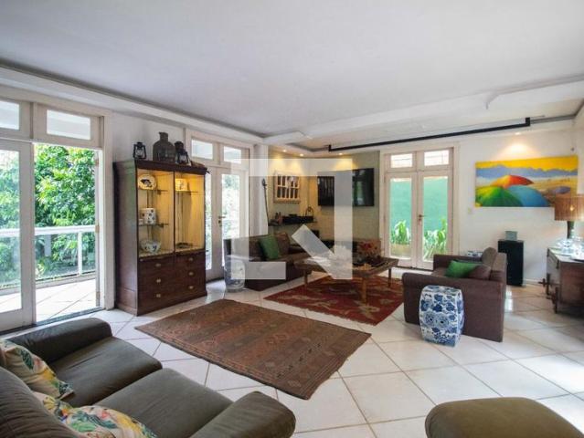 Casa aluguel em Região Geográfica Imediata do Rio de Janeiro, Região Metropolitana do Rio de Janeiro