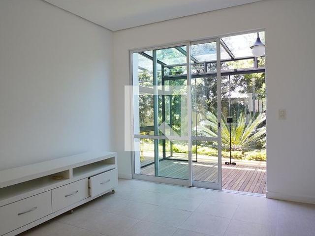 Casa aluguel em Região Geográfica Imediata de Florianópolis, Desterro