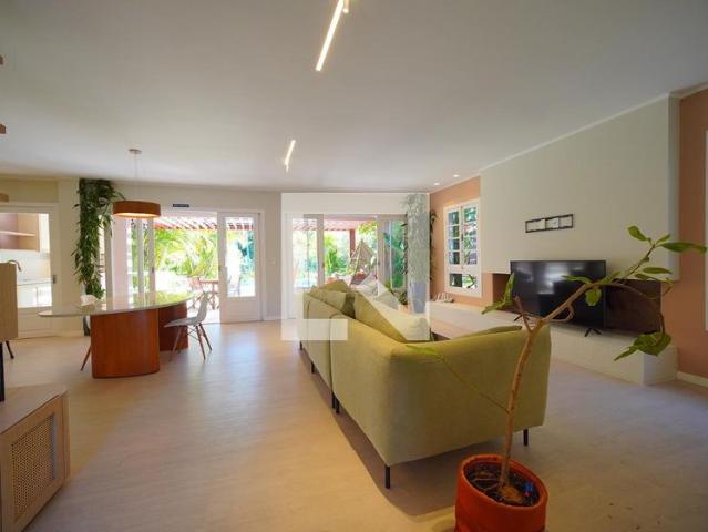 Casa aluguel em Região Geográfica Imediata de Florianópolis, Desterro
