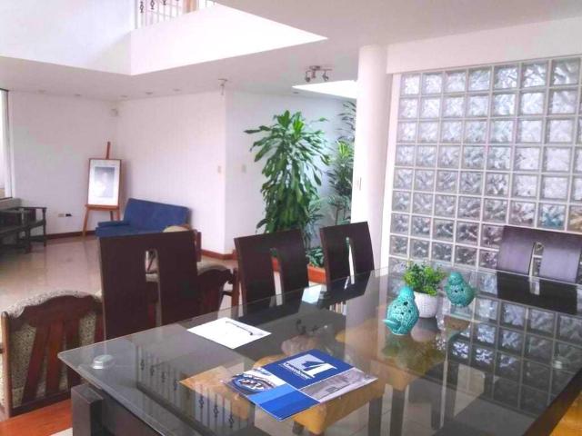 Casa venta en Santiago De Surco, Lima Metropolitana