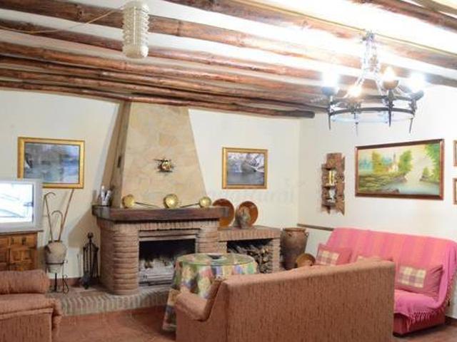 Casa en alquiler en Alfarnatejo