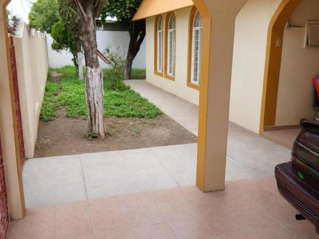 Casa en venta en Centro, Linares