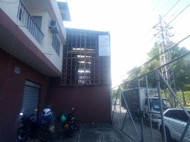 Casa Local En Arriendo En Cali En El Troncal A326704