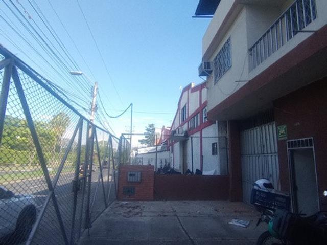 Casa Local En Arriendo En Cali En El Troncal A326704