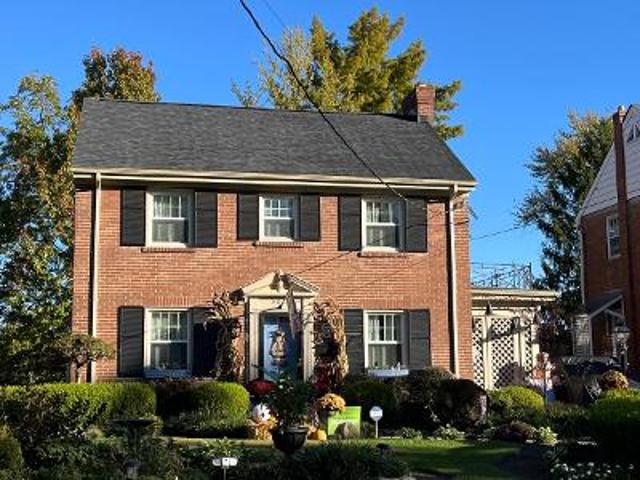 House for sale in Roselawn, Ohio