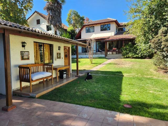 Casa en arriendo en Las Condes, Metropolitana