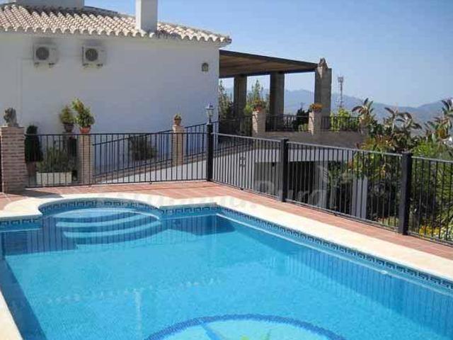 Casa en alquiler en Alozaina Casa en alquiler en Alozaina