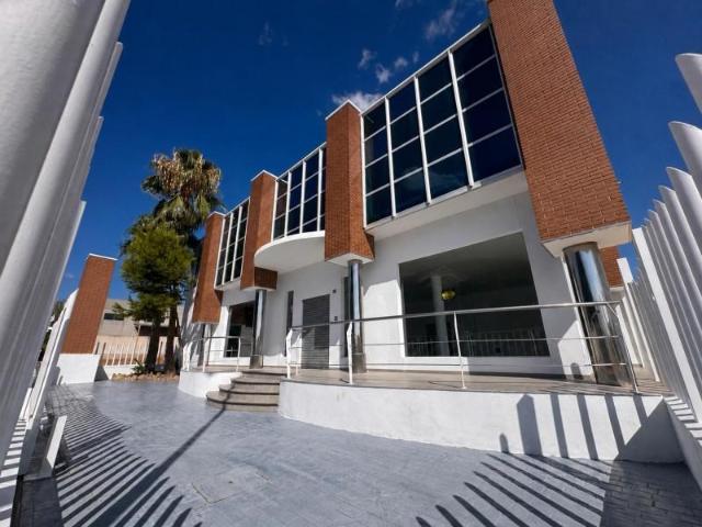 Casa en alquiler en Lucena, Andalucía