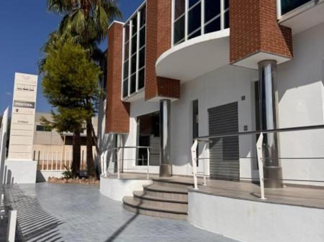 Casa en alquiler en Lucena, Andalucía