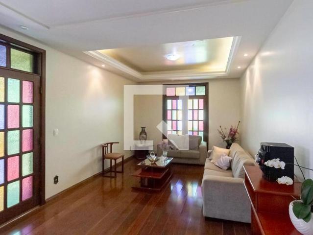 Casa aluguel em Região Geográfica Imediata de Belo Horizonte, Região Metropolitana de Belo Horizonte