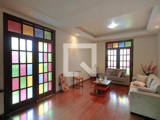 Casa aluguel em Região Geográfica Imediata de Belo Horizonte, Região Metropolitana de Belo Horizonte