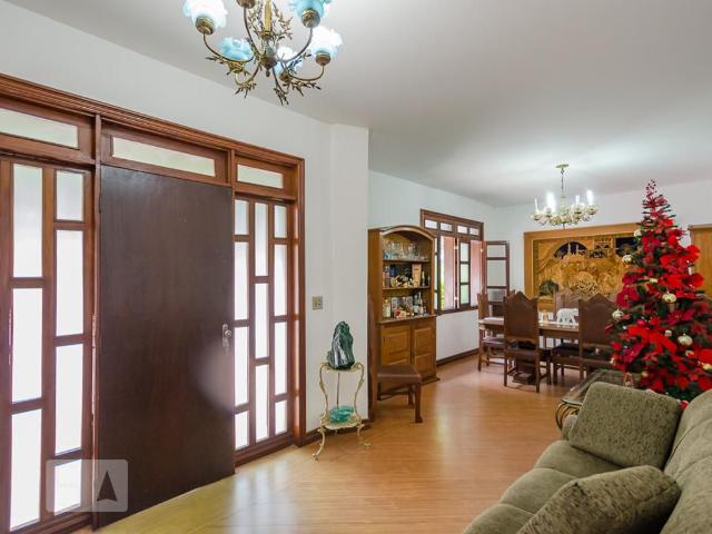 Casa aluguel em Região Geográfica Imediata de Belo Horizonte, Região Metropolitana de Belo Horizonte