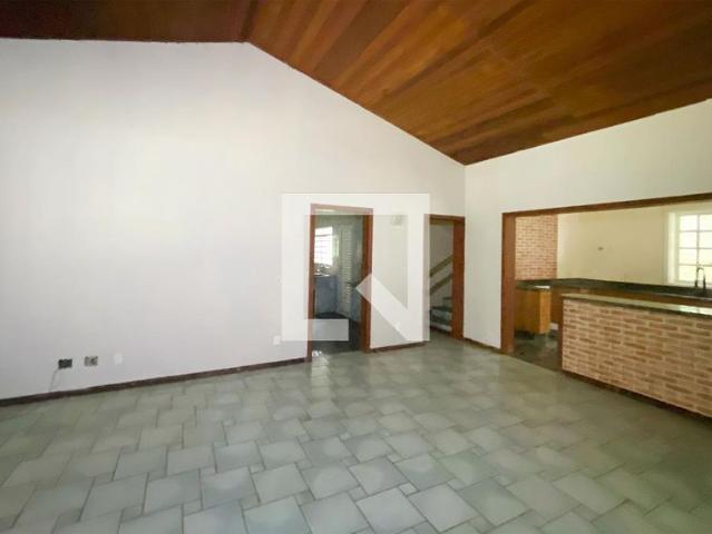 Casa aluguel em Região Geográfica Imediata de Belo Horizonte, Região Metropolitana de Belo Horizonte