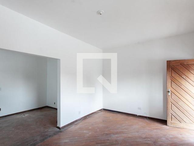 Casa aluguel em Região Geográfica Imediata de Belo Horizonte, Região Metropolitana de Belo Horizonte