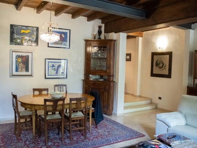 Villa Indipendente in vendita a Valletta Paiolo, San Giorgio Di Mantova