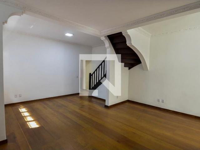 Casa aluguel em Região Geográfica Imediata do Rio de Janeiro, Região Metropolitana do Rio de Janeiro
