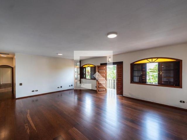 Casa aluguel em Região Imediata de Santos, Região Metropolitana da Baixada Santista