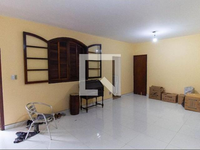 Casa aluguel em Região Geográfica Imediata do Rio de Janeiro, Região Metropolitana do Rio de Janeiro