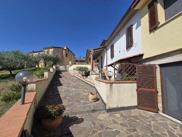 Casa in vendita a Gualdo Cattaneo, Umbria