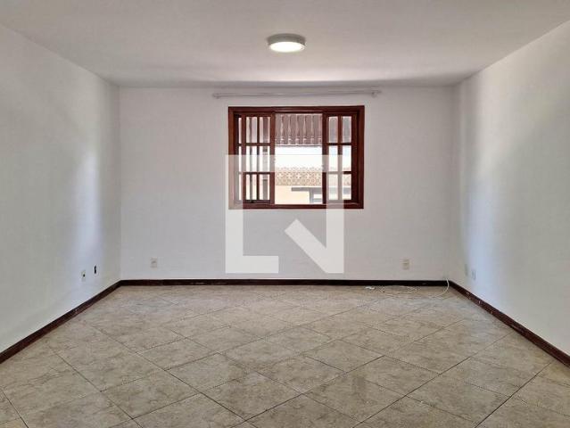Casa aluguel em Região Geográfica Imediata do Rio de Janeiro, Região Metropolitana do Rio de Janeiro