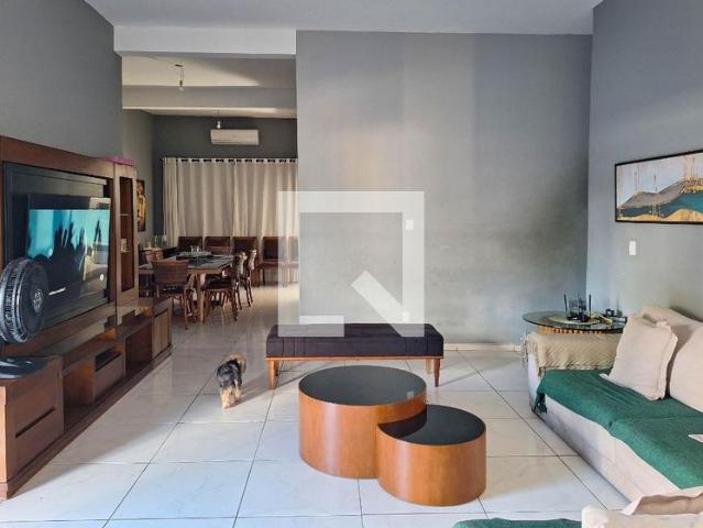 Casa aluguel em Região Geográfica Imediata do Rio de Janeiro, Região Metropolitana do Rio de Janeiro