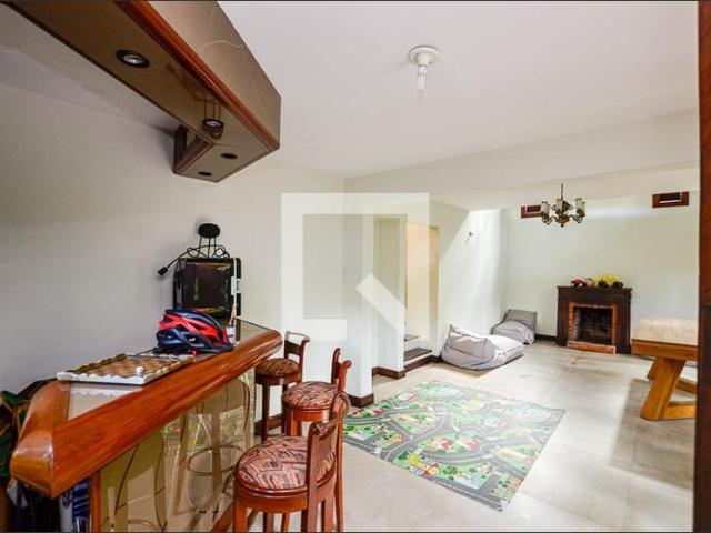 Casa aluguel em Região Geográfica Imediata do Rio de Janeiro, Região Metropolitana do Rio de Janeiro