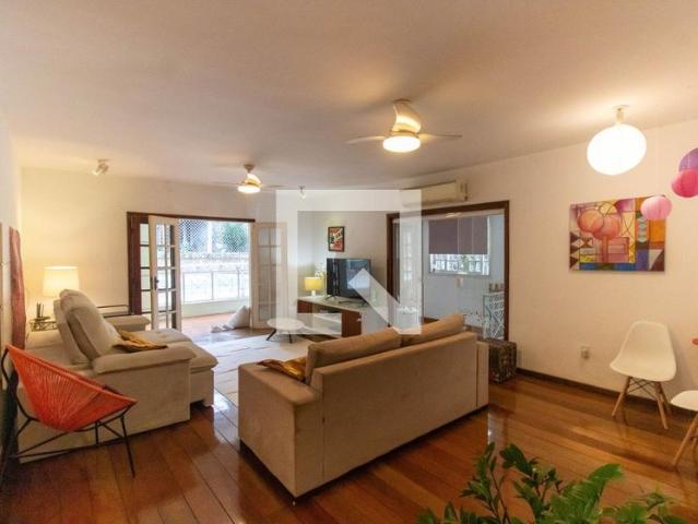 Casa aluguel em Região Geográfica Imediata do Rio de Janeiro, Região Metropolitana do Rio de Janeiro